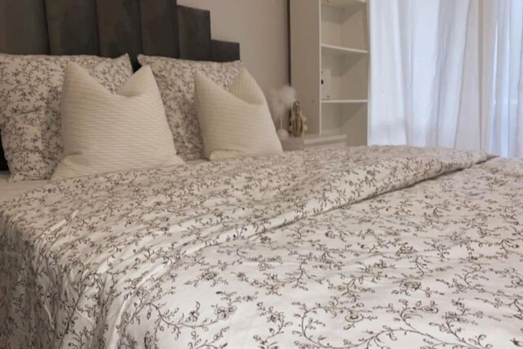 Les Grenats Apartment Конфлан-Сент-Онорин Екстериор снимка