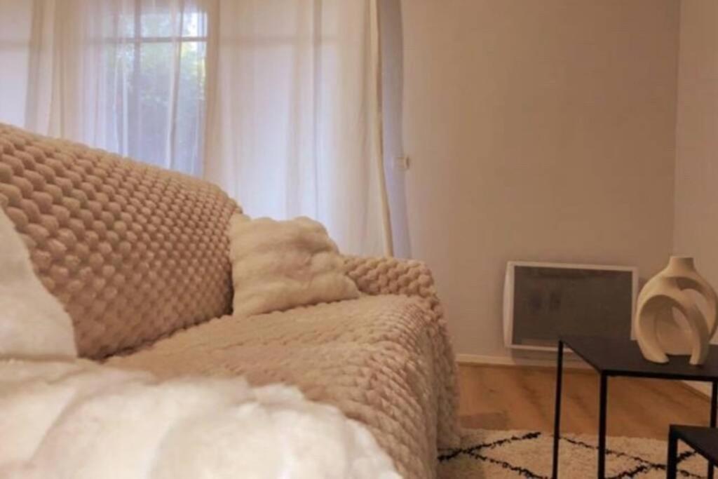 Les Grenats Apartment Конфлан-Сент-Онорин Екстериор снимка